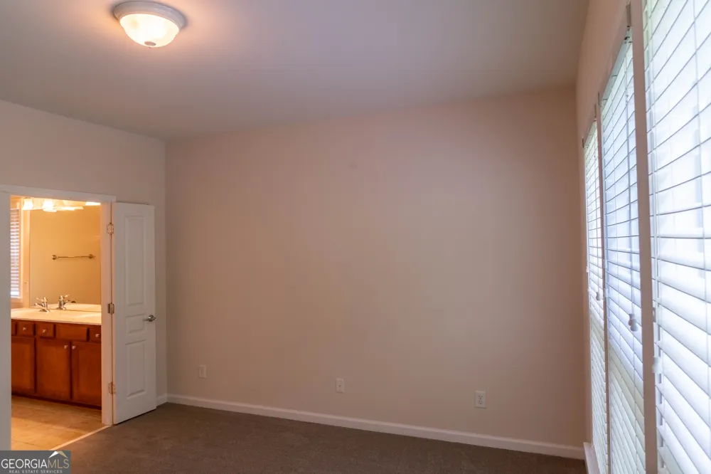 6372 Rockpoint LN Hoschton, GA 30548