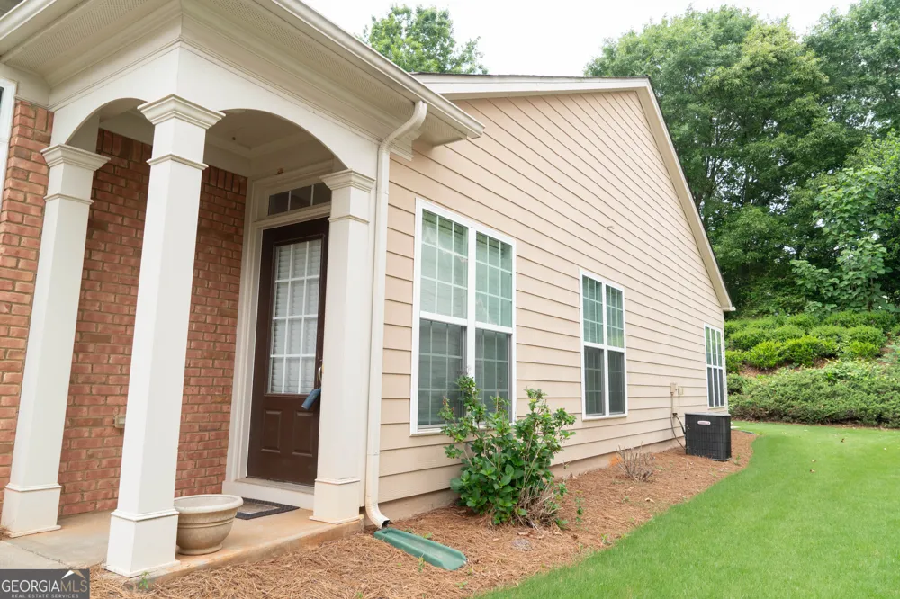 6372 Rockpoint LN Hoschton, GA 30548