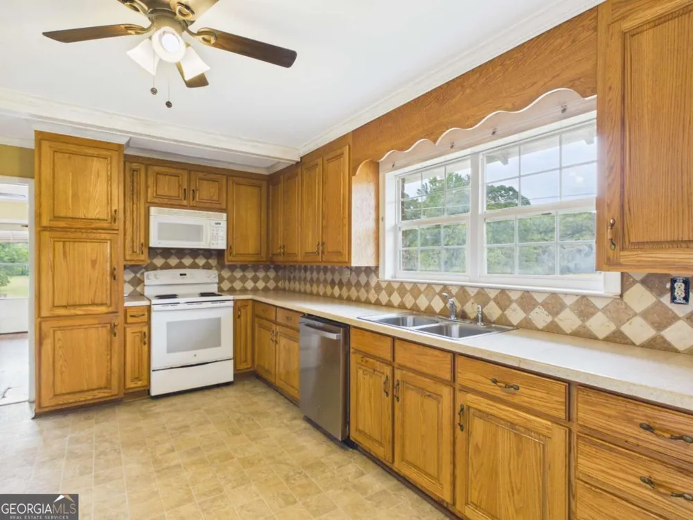 1600 McNutt Creek RD Bogart, GA 30622