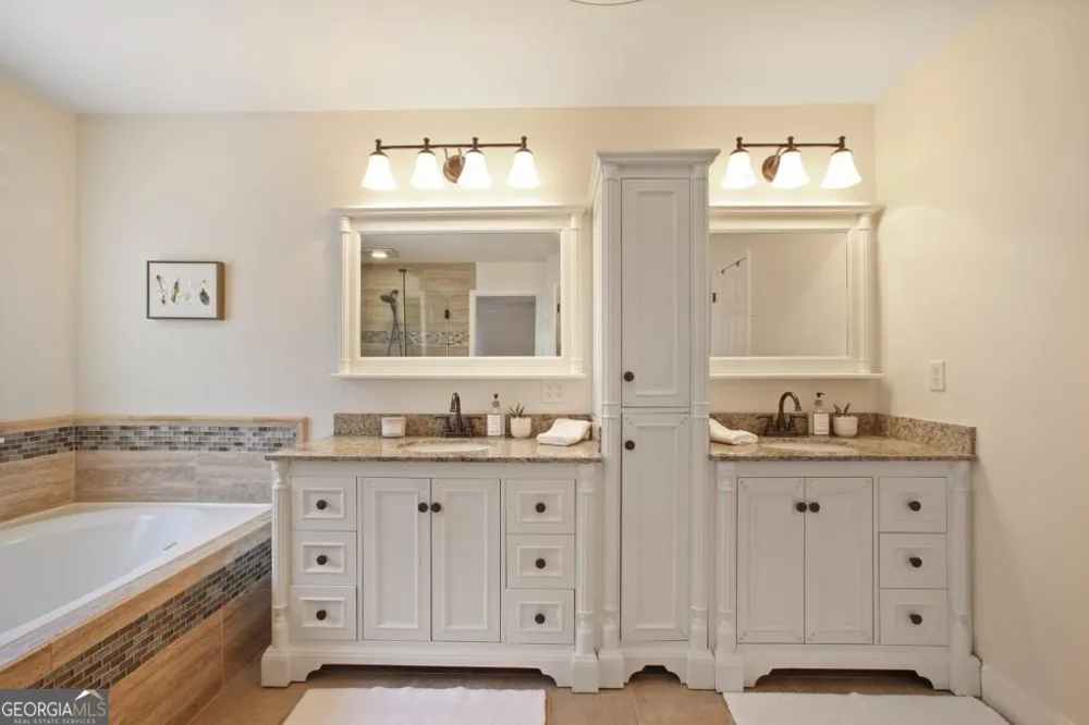 3761 Falls TRL Winston, GA 30187