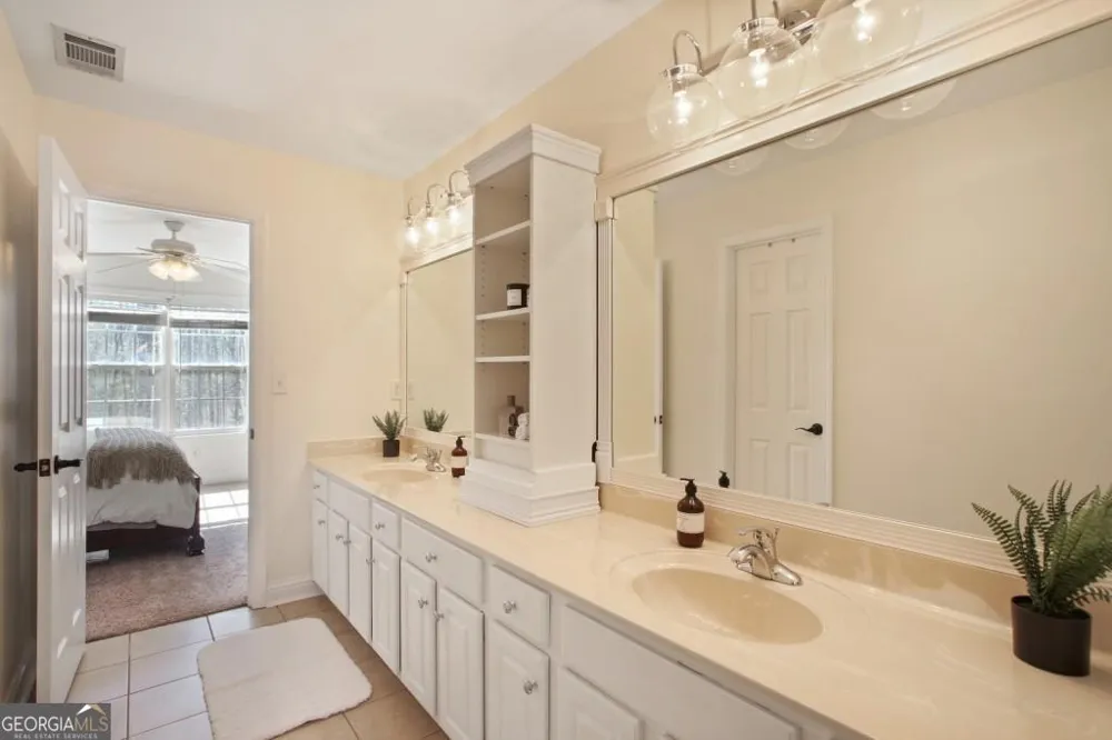 3761 Falls TRL Winston, GA 30187