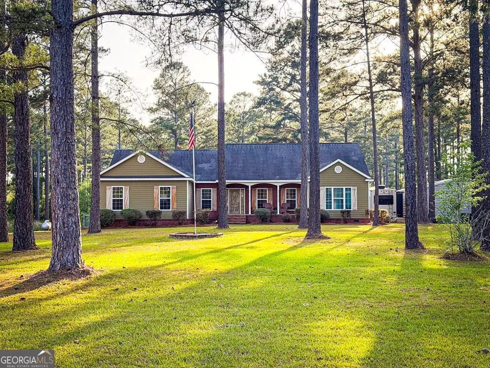 353 Alapaha River DR Alapaha, GA 31622