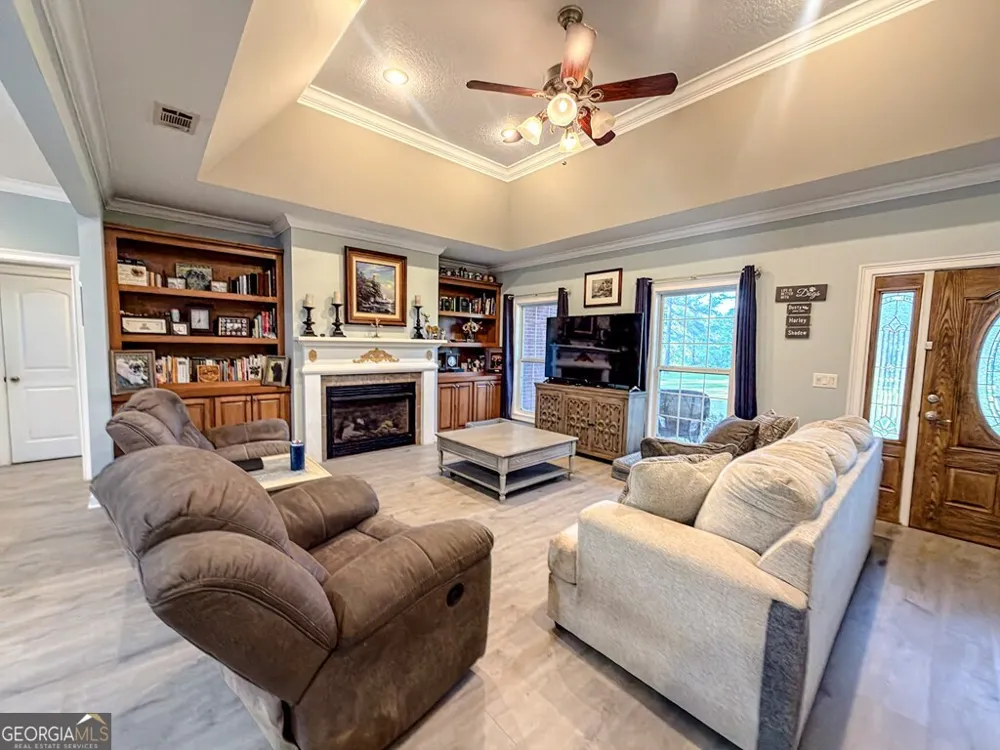 353 Alapaha River DR Alapaha, GA 31622