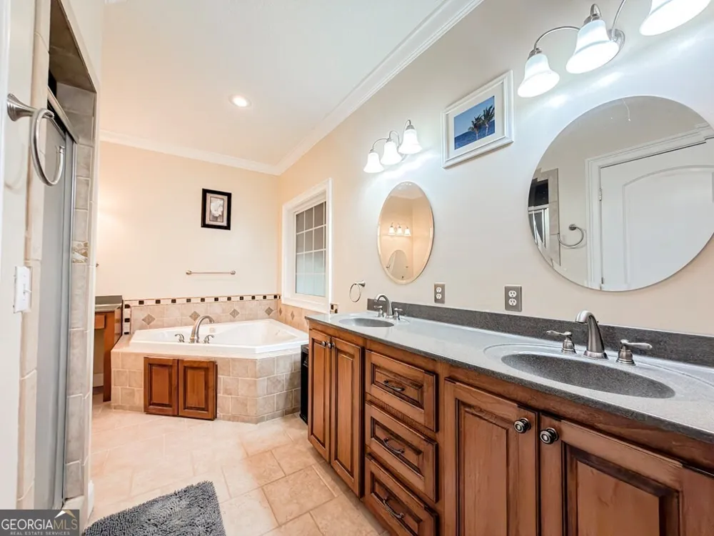 353 Alapaha River DR Alapaha, GA 31622