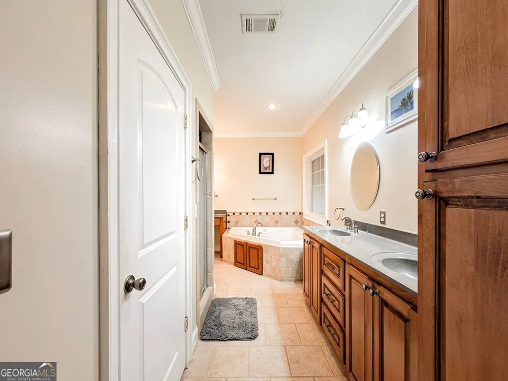 353 Alapaha River DR Alapaha, GA 31622