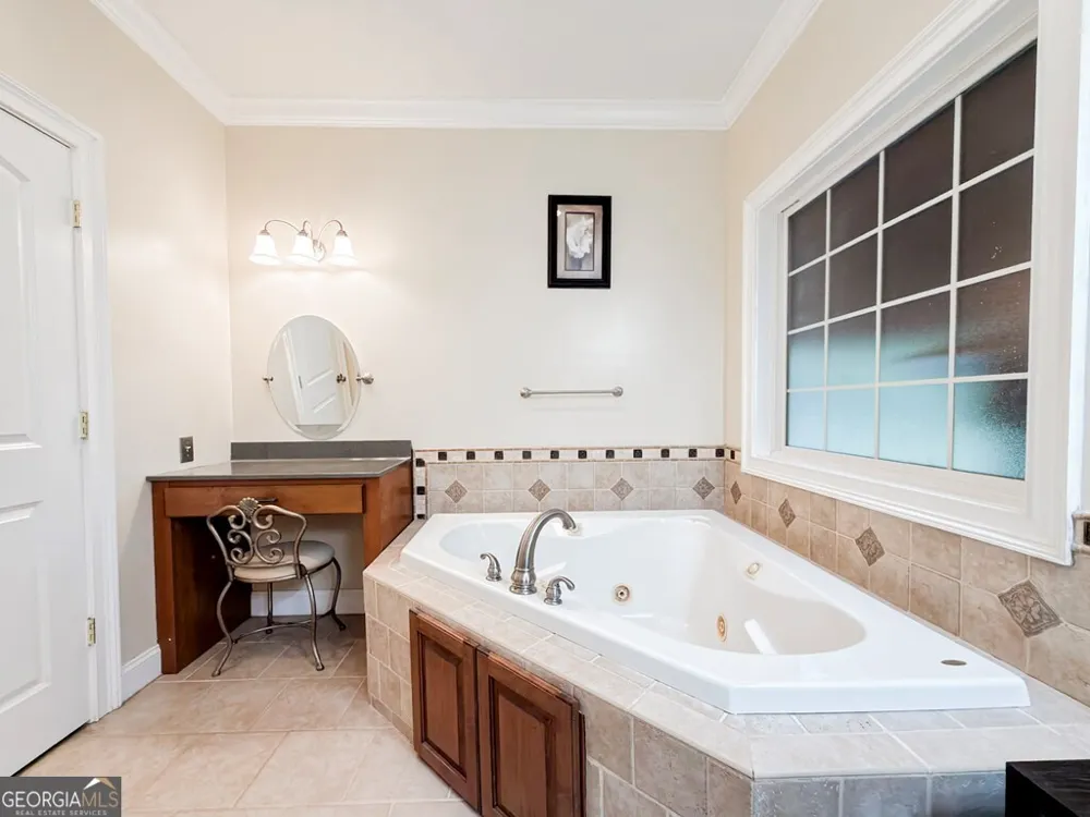 353 Alapaha River DR Alapaha, GA 31622