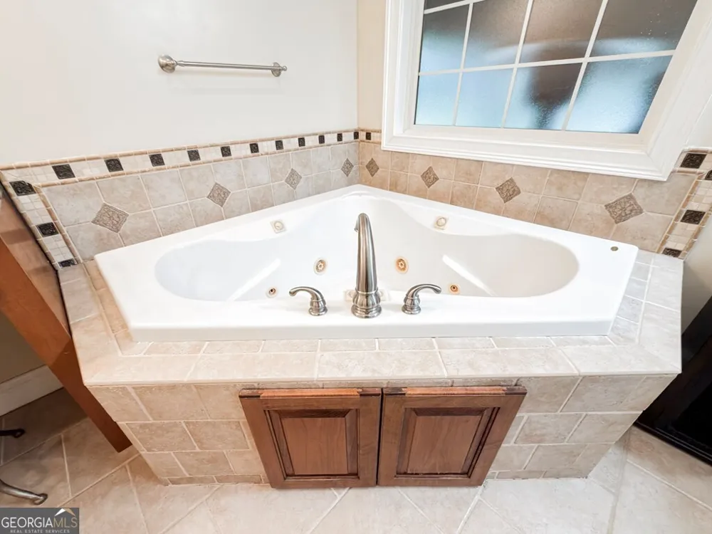 353 Alapaha River DR Alapaha, GA 31622