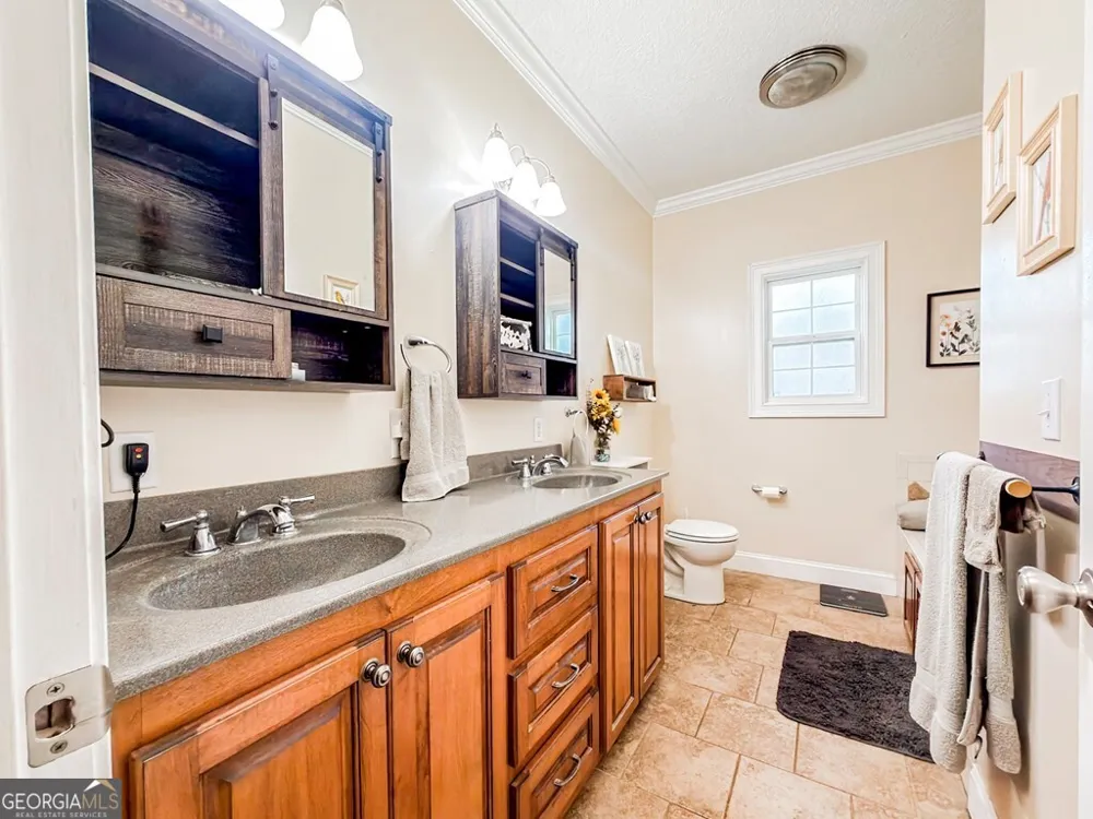 353 Alapaha River DR Alapaha, GA 31622