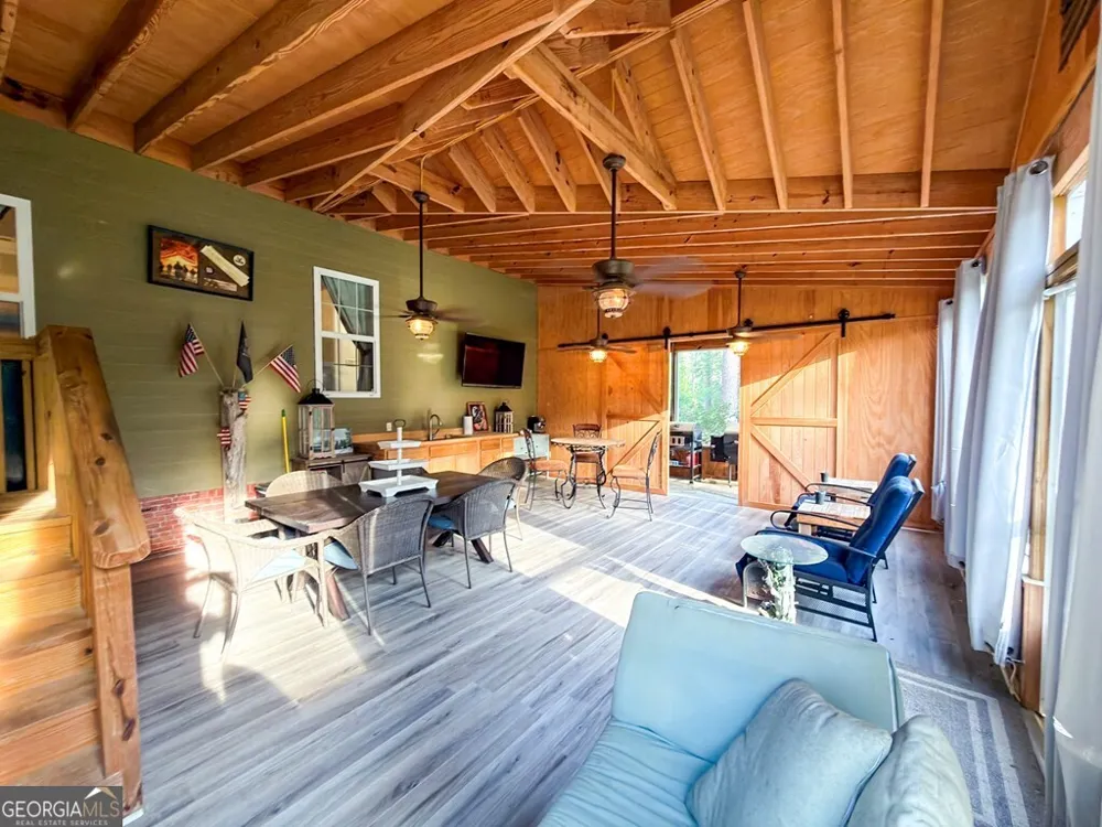 353 Alapaha River DR Alapaha, GA 31622