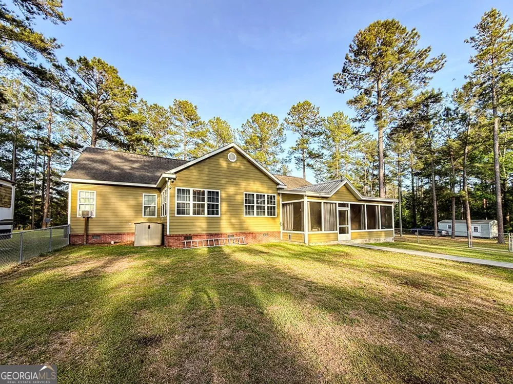 353 Alapaha River DR Alapaha, GA 31622
