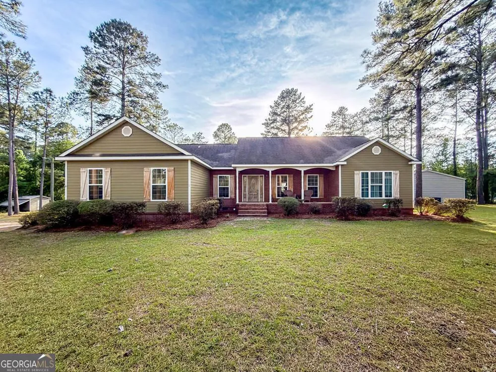 353 Alapaha River DR Alapaha, GA 31622