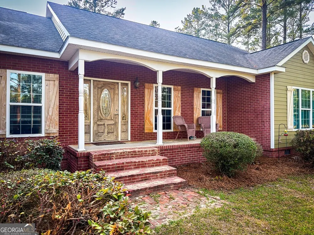 353 Alapaha River DR Alapaha, GA 31622