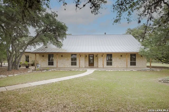 309 LOST OAKS DR