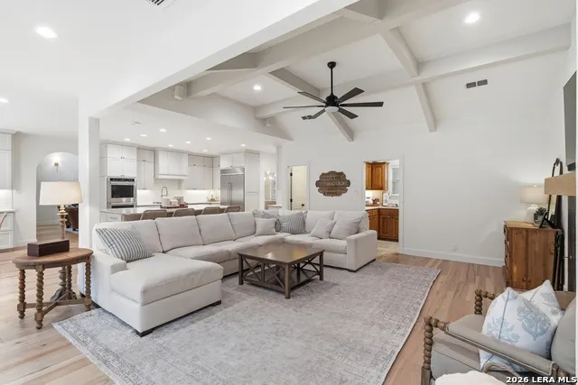 7380 Rolling Acres Trail Fair Oaks Ranch, TX 78015