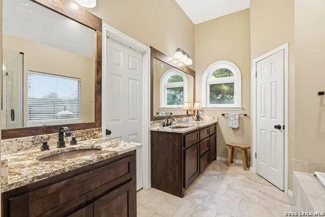 7380 Rolling Acres Trail Fair Oaks Ranch, TX 78015