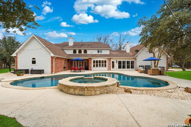 7380 Rolling Acres Trail Fair Oaks Ranch, TX 78015