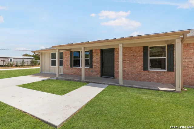 7227 CORSICANA ST Iola, TX 77861