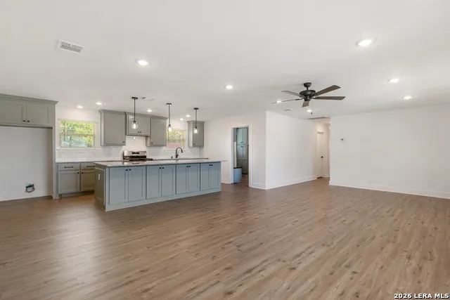 7227 CORSICANA ST Iola, TX 77861