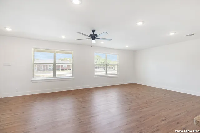 7227 CORSICANA ST Iola, TX 77861