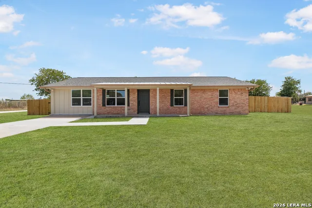 7227 CORSICANA ST Iola, TX 77861