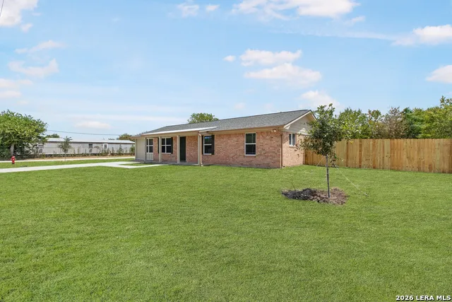 7227 CORSICANA ST Iola, TX 77861