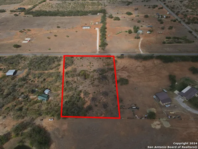 205 County Road 317 Charlotte, TX 78011