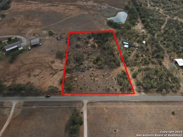 205 County Road 317 Charlotte, TX 78011