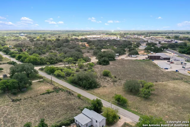 00 Rossville Rd Devine, TX 78016