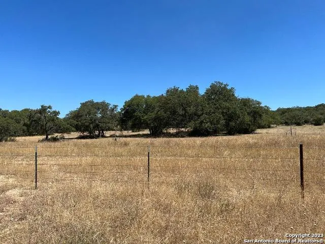 235 W Cambridge Rd Wimberley, TX 78676
