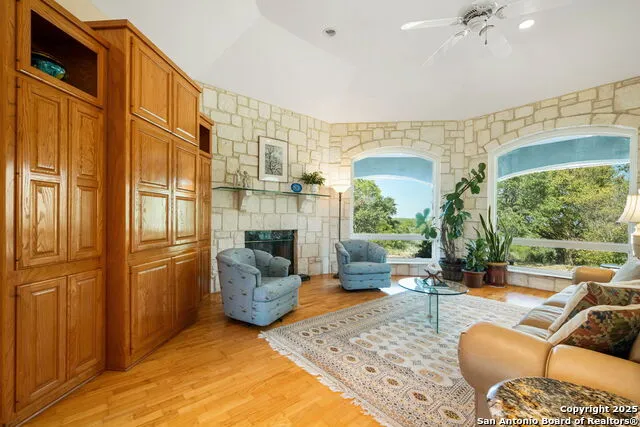 305 Spanish Pass Boerne, TX 78006