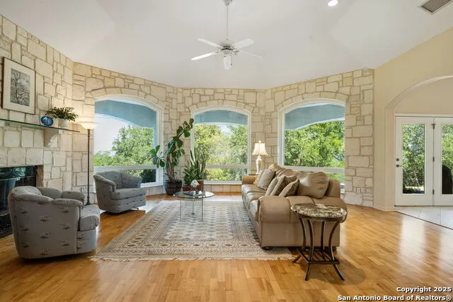 305 Spanish Pass Boerne, TX 78006