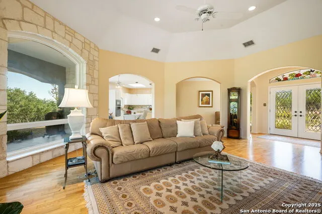 305 Spanish Pass Boerne, TX 78006