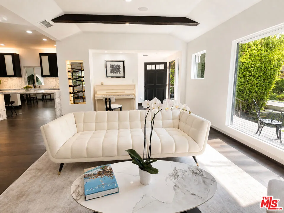 442 S Wetherly Drive Beverly Hills, CA 90211