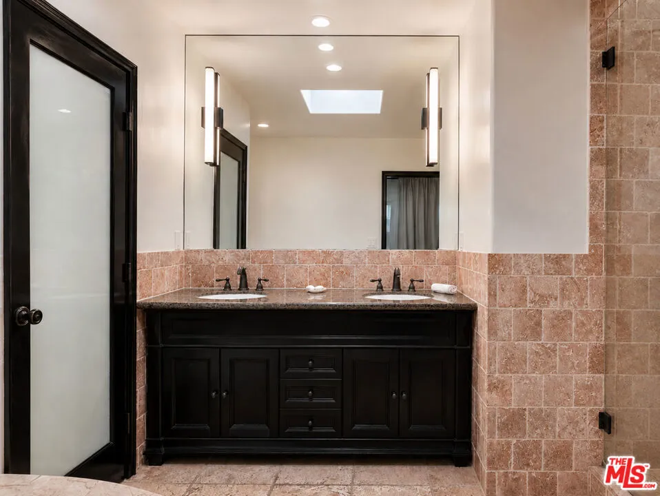 442 S Wetherly Drive Beverly Hills, CA 90211
