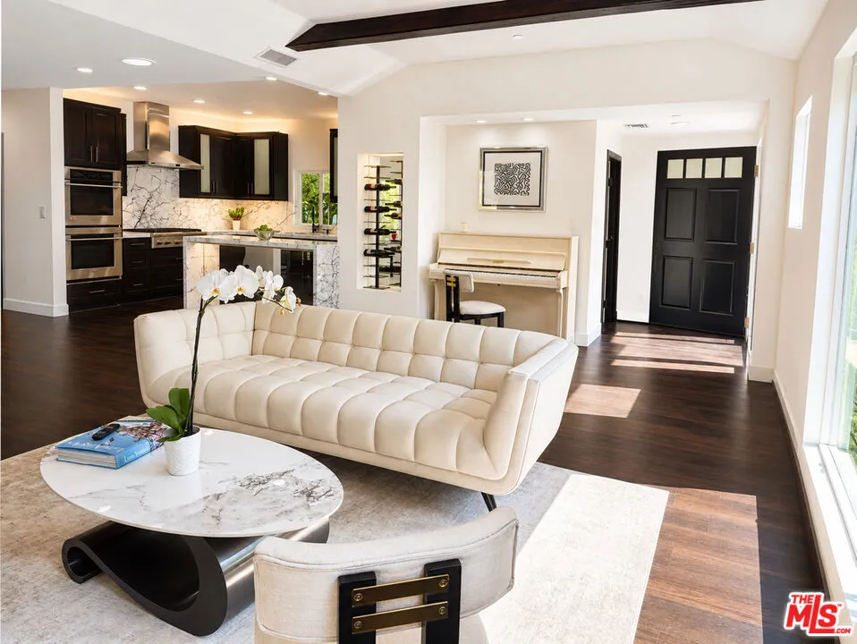 442 S Wetherly Drive Beverly Hills, CA 90211