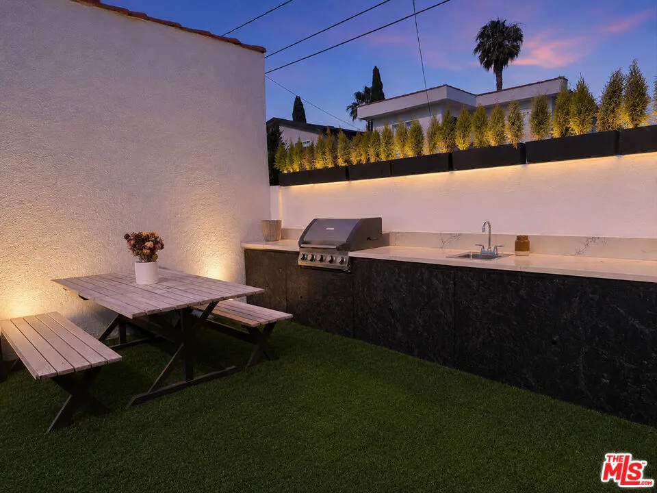 442 S Wetherly Drive Beverly Hills, CA 90211