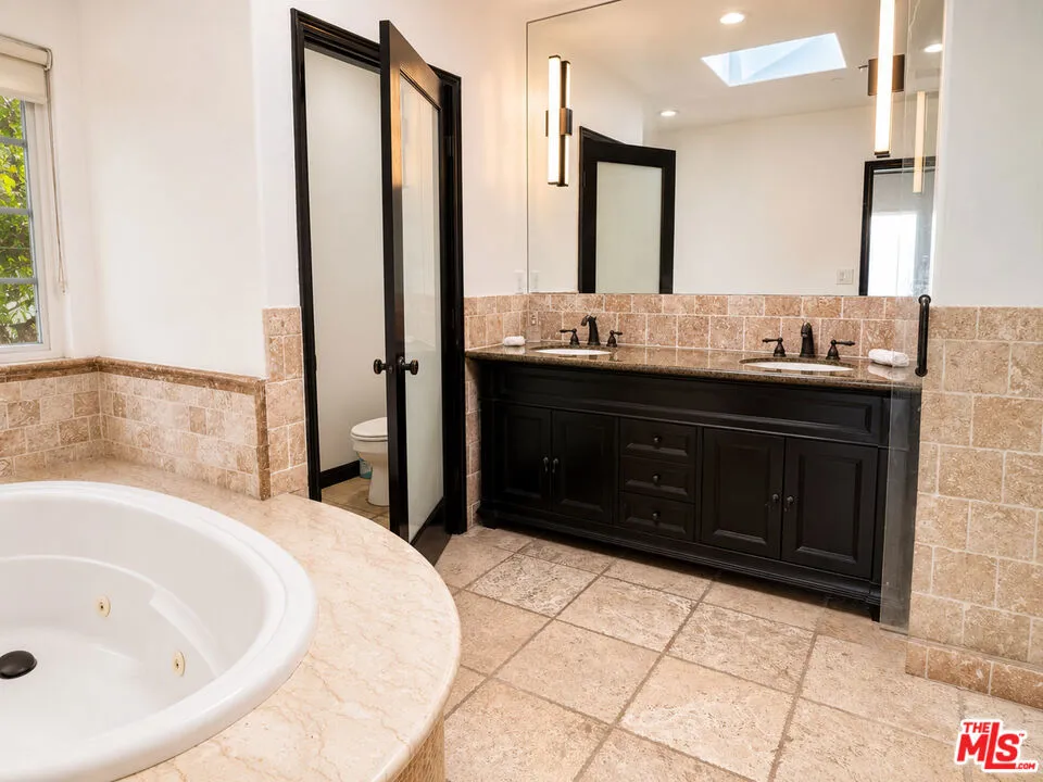 442 S Wetherly Drive Beverly Hills, CA 90211