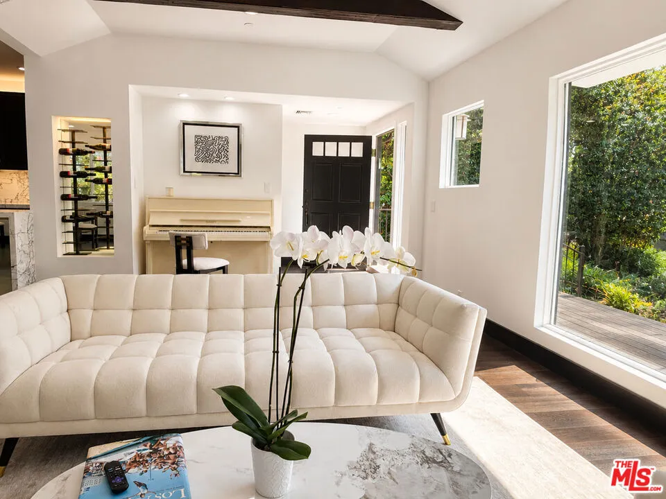442 S Wetherly Drive Beverly Hills, CA 90211