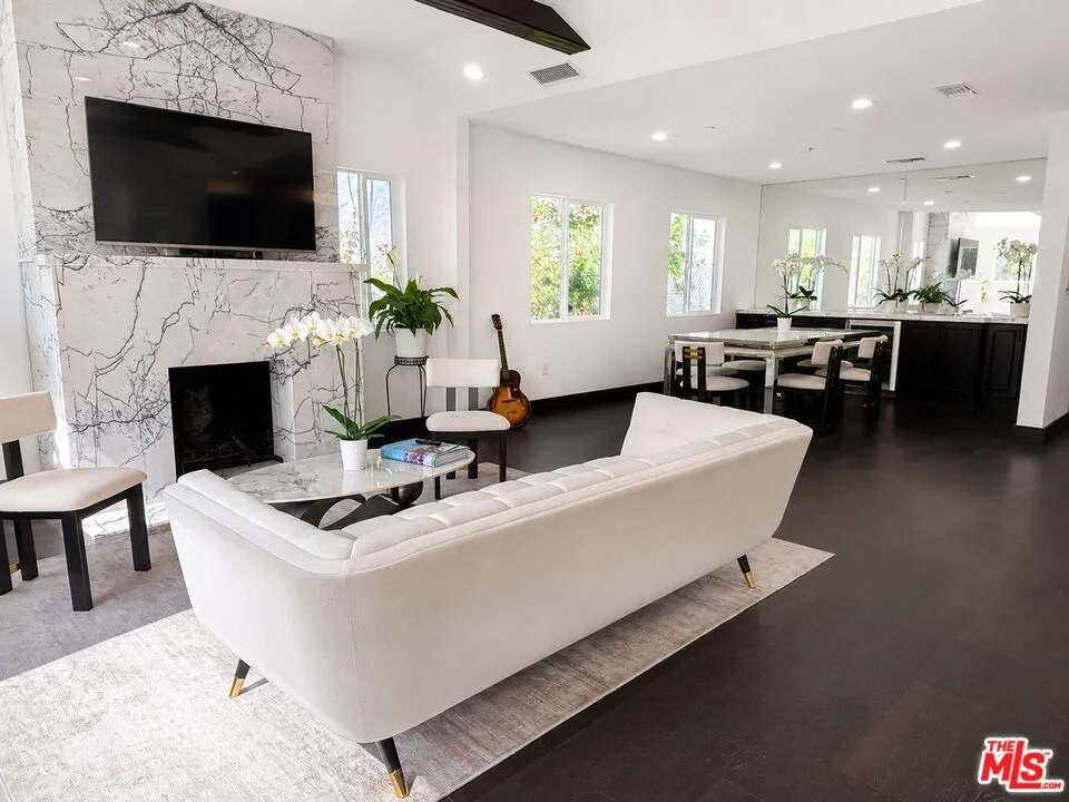 442 S Wetherly Drive Beverly Hills, CA 90211