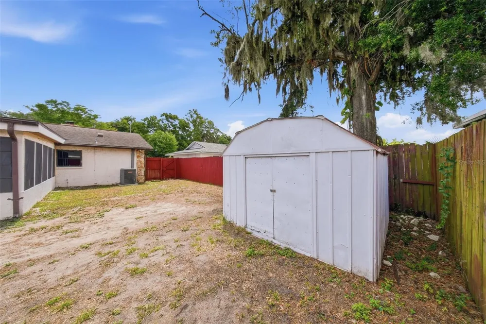 5020 PINE STREET Seffner, FL 33584
