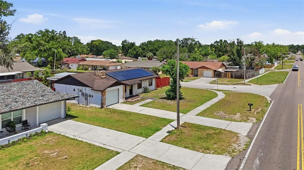 5020 PINE STREET Seffner, FL 33584