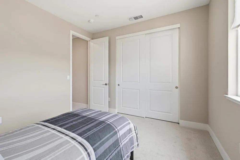 16141 Riverton Avenue Lathrop, CA 95330