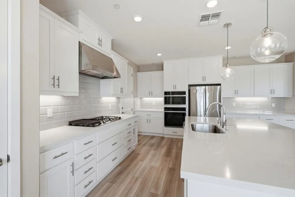 16141 Riverton Avenue Lathrop, CA 95330
