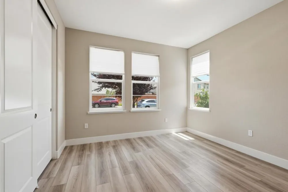 16141 Riverton Avenue Lathrop, CA 95330
