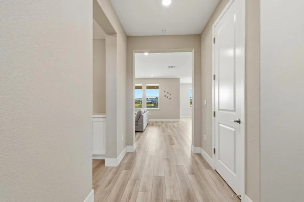 16141 Riverton Avenue Lathrop, CA 95330