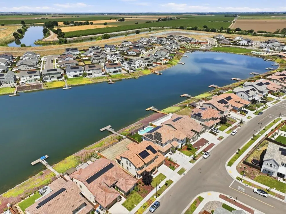16141 Riverton Avenue Lathrop, CA 95330