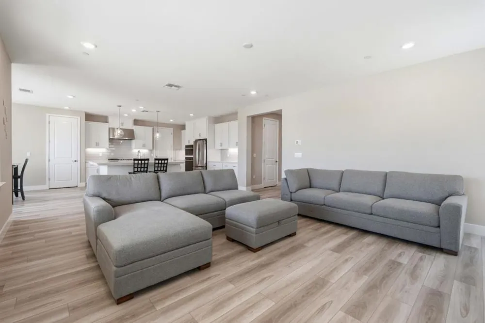 16141 Riverton Avenue Lathrop, CA 95330