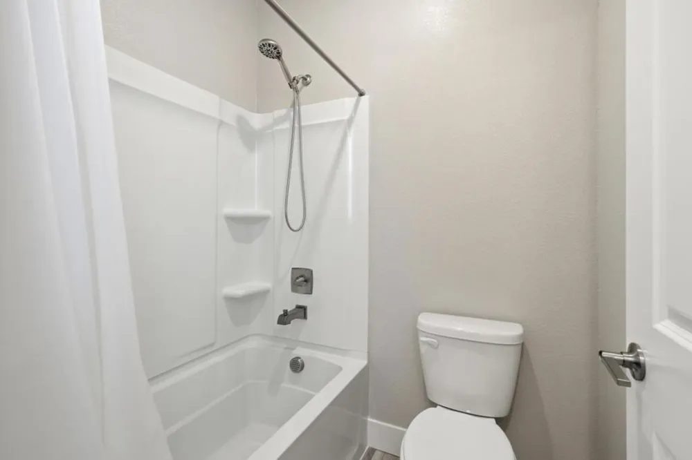 16141 Riverton Avenue Lathrop, CA 95330