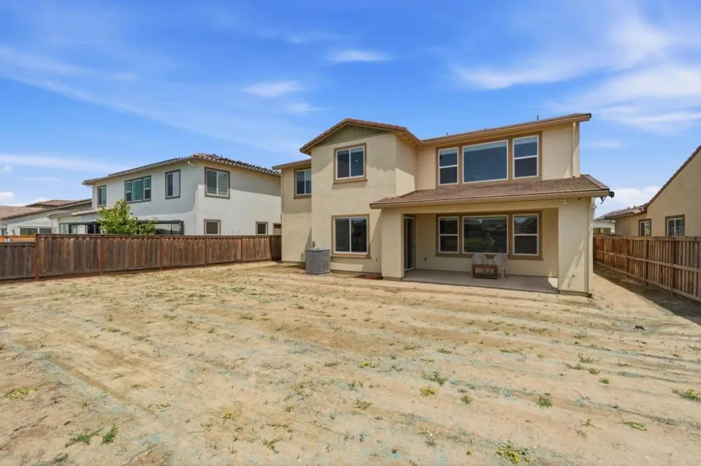 16141 Riverton Avenue Lathrop, CA 95330