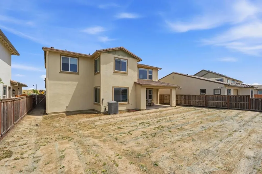 16141 Riverton Avenue Lathrop, CA 95330